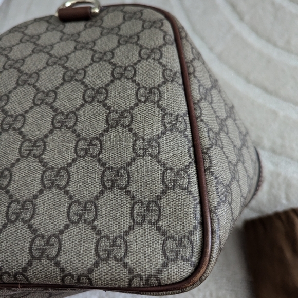 Gucci GG Monogram Medium Joy Boston Bag in Tan. - Picture 4 of 13